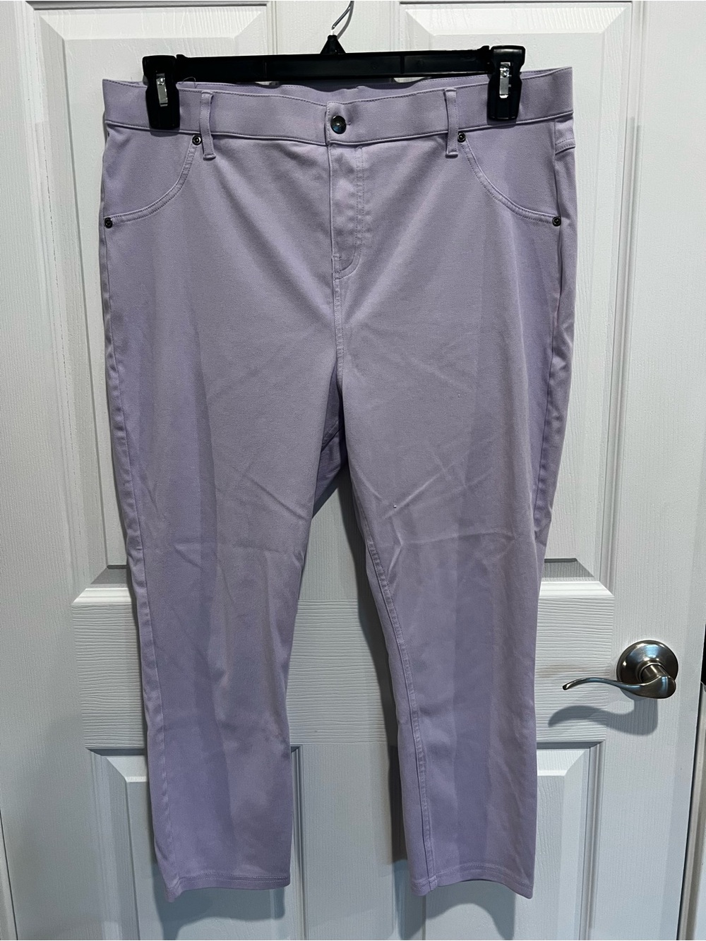 HUE Lavender Cropped Ankle Pants